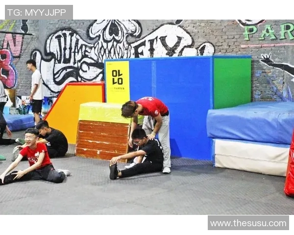 深圳极限运动队与南京极限运动队赛后复盘分析灵活性表现与战术对比 深圳极限运动队与南京极限运动队赛后复盘分析灵活性表现与战术对比