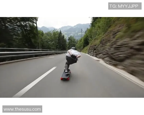 广州滑板队的奋斗与荣耀：极限运动联赛的精彩瞬间与突破历程